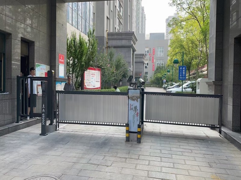 疫情防控之下出入口智能門禁閘機需多加一把測溫鑰匙